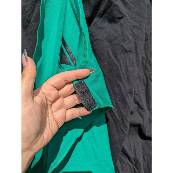 Harry Potter Slytherin T-shirt with cape women's size L nerdy comic con - Picture 5 of 6